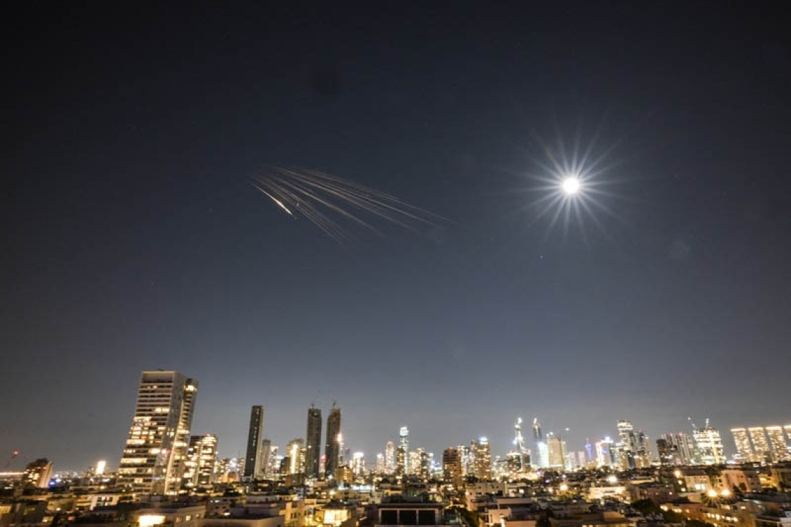 යුද්ධයේ බිහිසුණු අවිය - ඉරාන පොකුරු මිසයිලය  